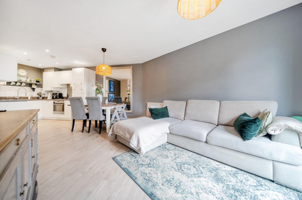 13-6819f6f94fa50-...