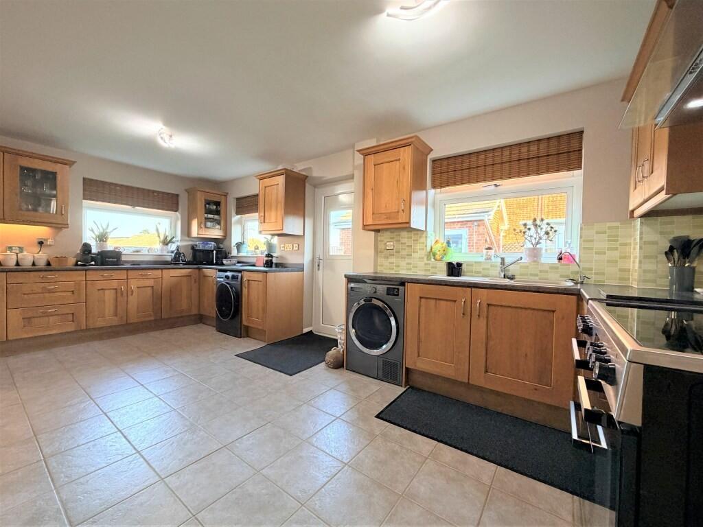 KITCHEN AND DININ...