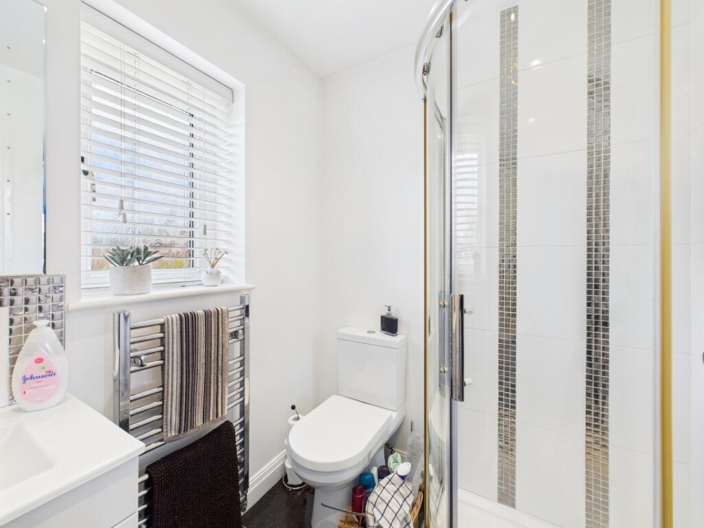 CAM03729G0-PR0056-STILL036