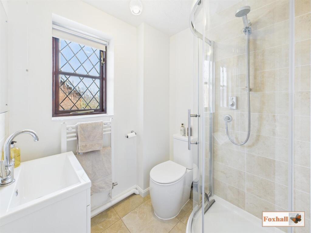 En-Suite (bedroom one)