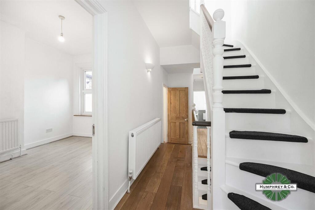 17B  Ambleside Road -004.jpg