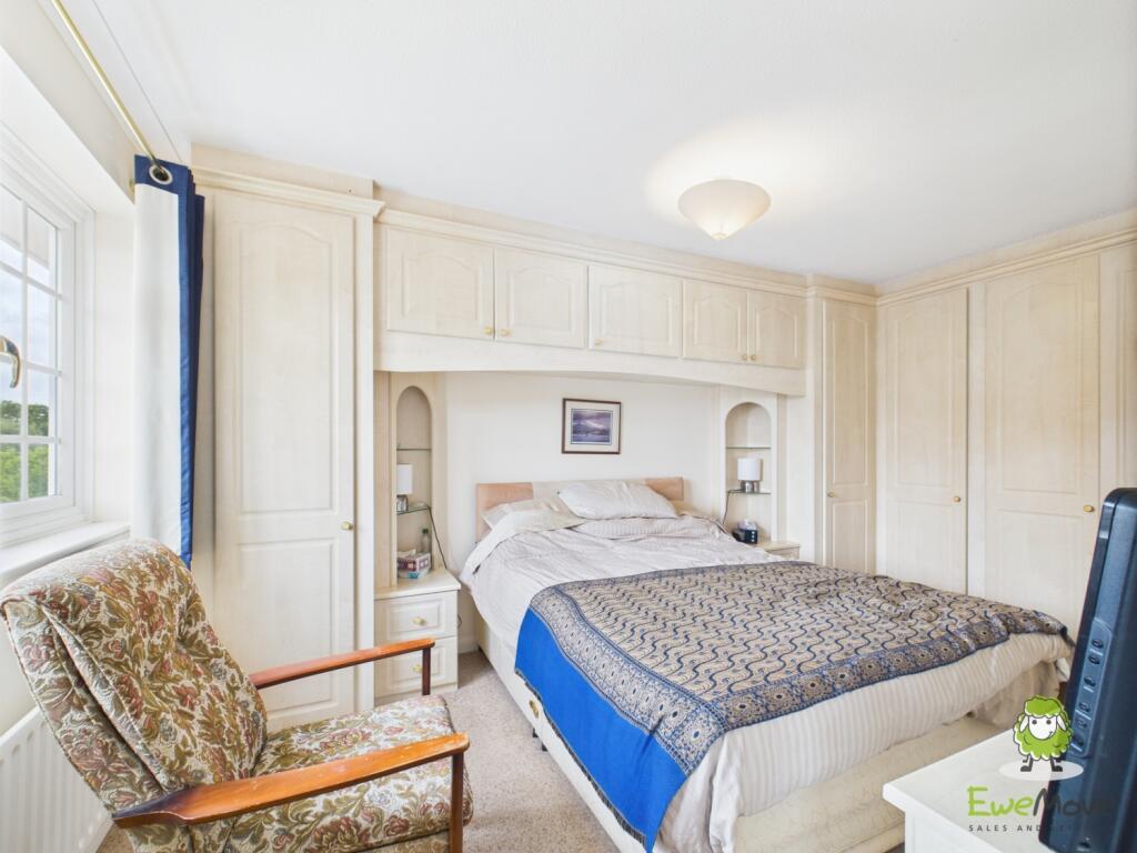 CAM03778G0-PR0261-STILL018