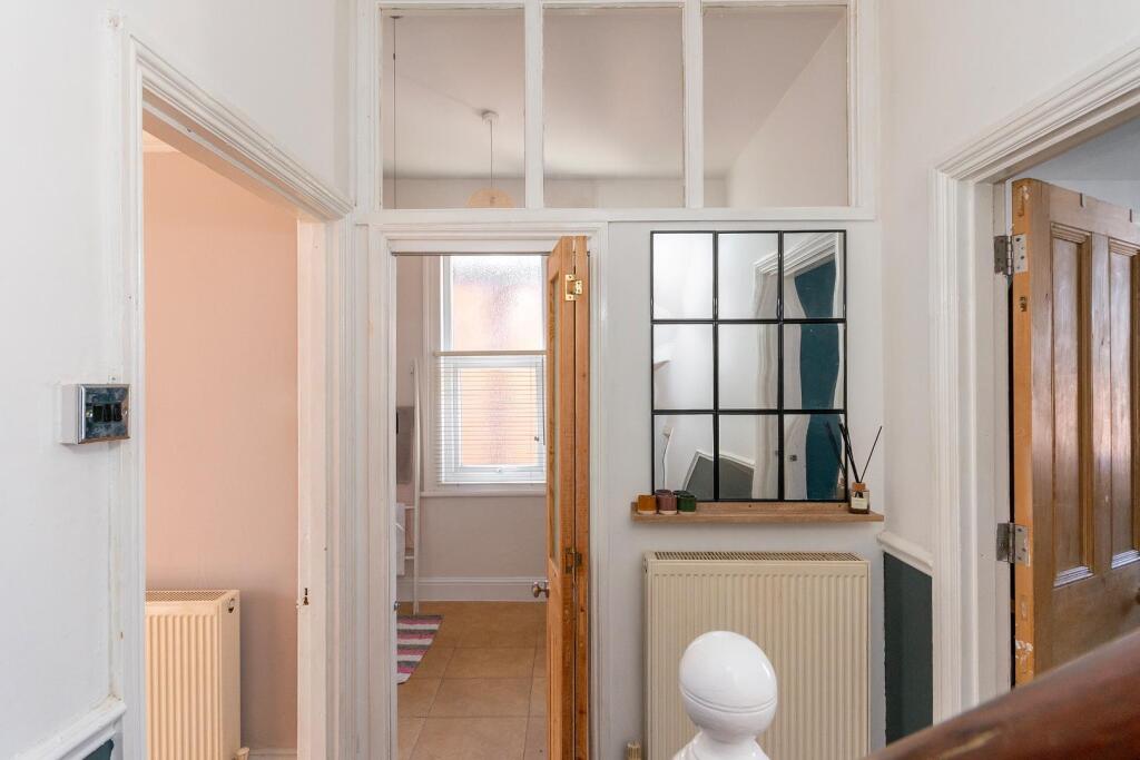 0C8RKE - Landing A.jpg