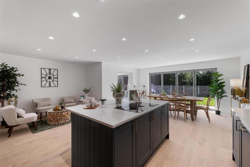 LIVING/DINING KITCHEN