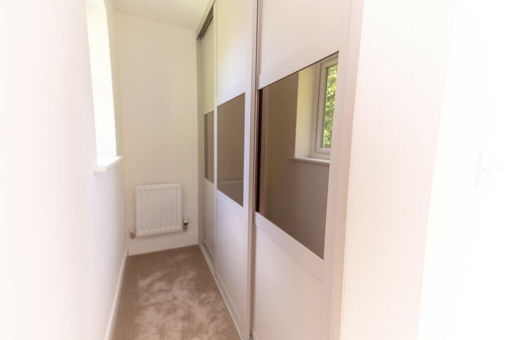 Bedroom 1 Wardrob...
