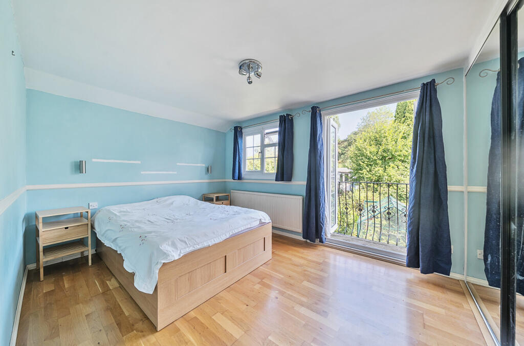 1331520-4-688349b...