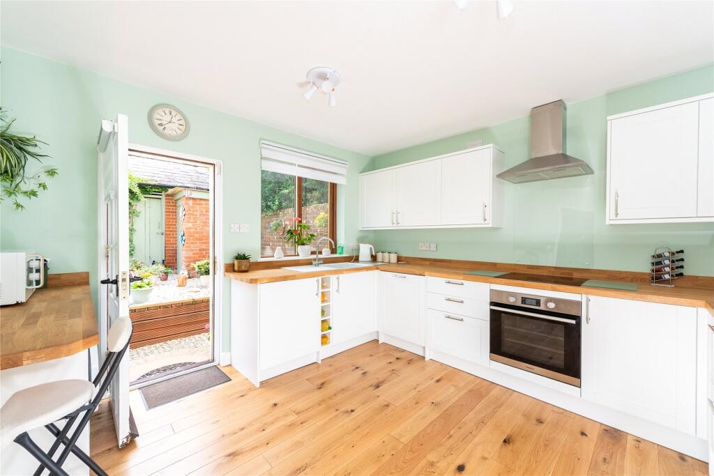 Kitchen/Breakfast Rm