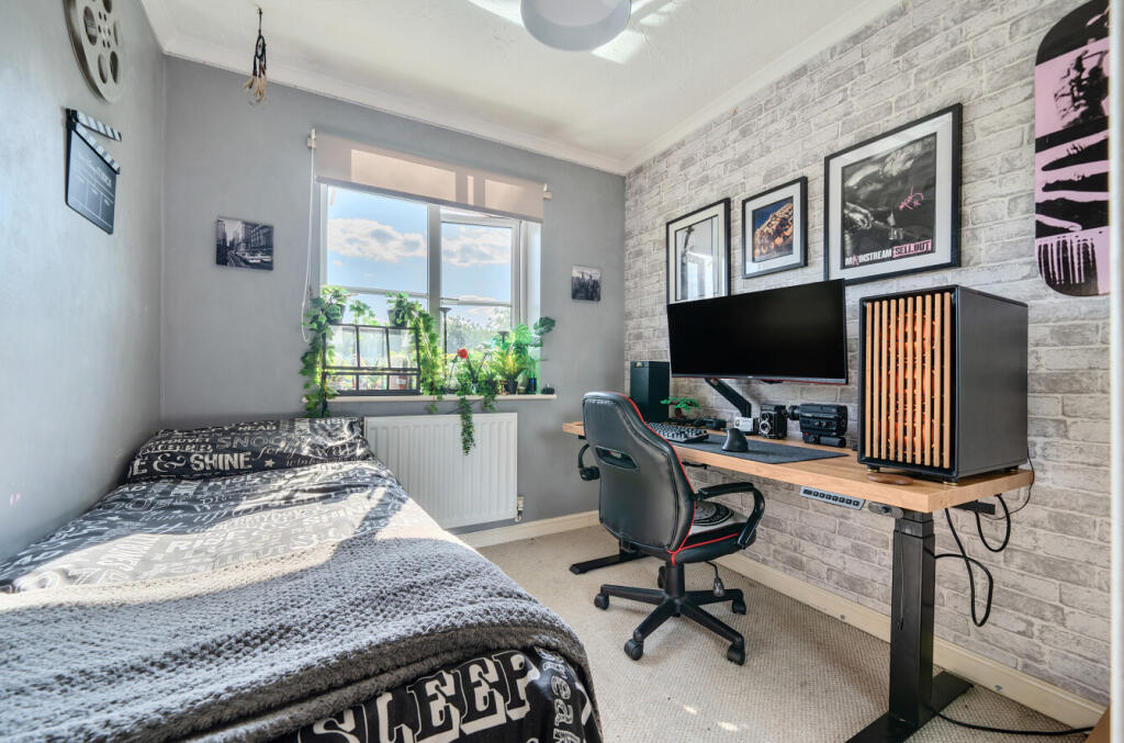 1303957-23-683de3...