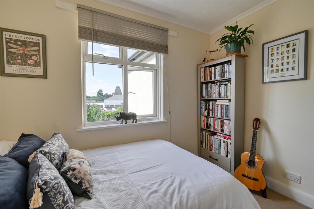 4 Cliff Gardens-04.jpg