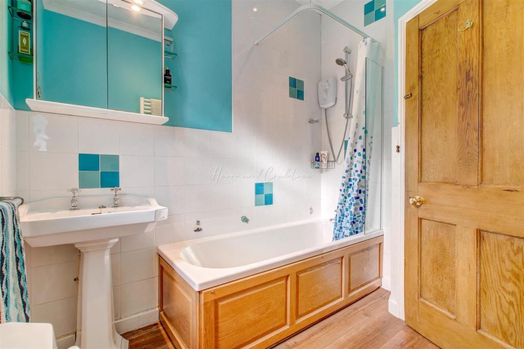 Llandennis Road, Cyncoed, HernCrabtree (30).jpg