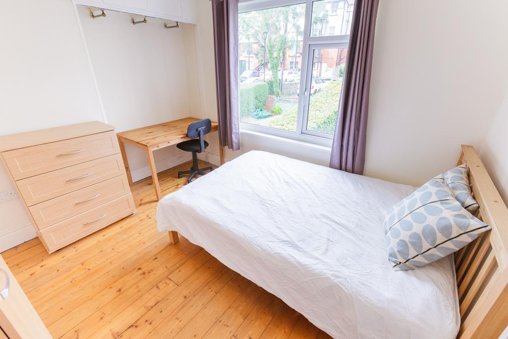 2 St J Bed 2.jpg