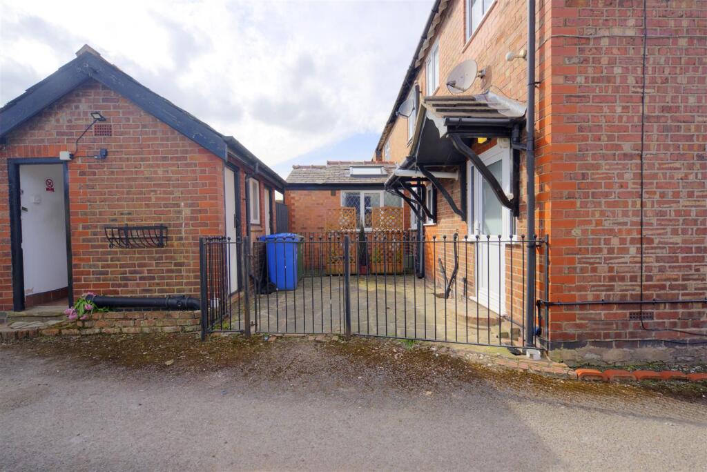 19 School Lane rixton-18.jpg