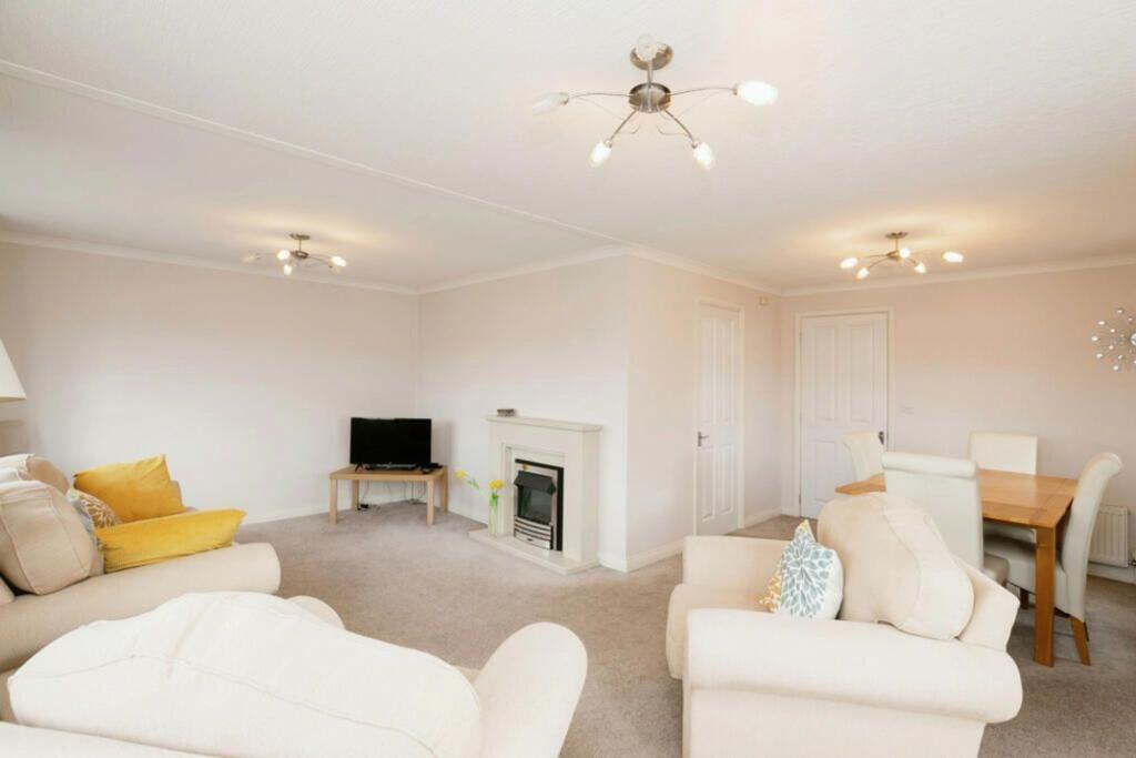 L Shaped Lounge and Dining Room