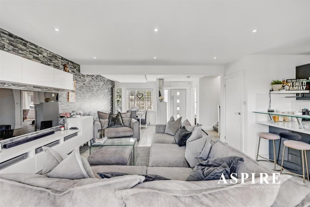 Aspire Estate Agents21.jpg