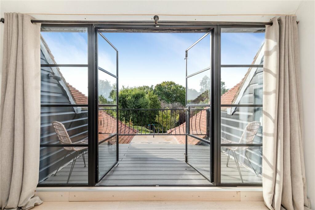 Bedroom 4 Balcony