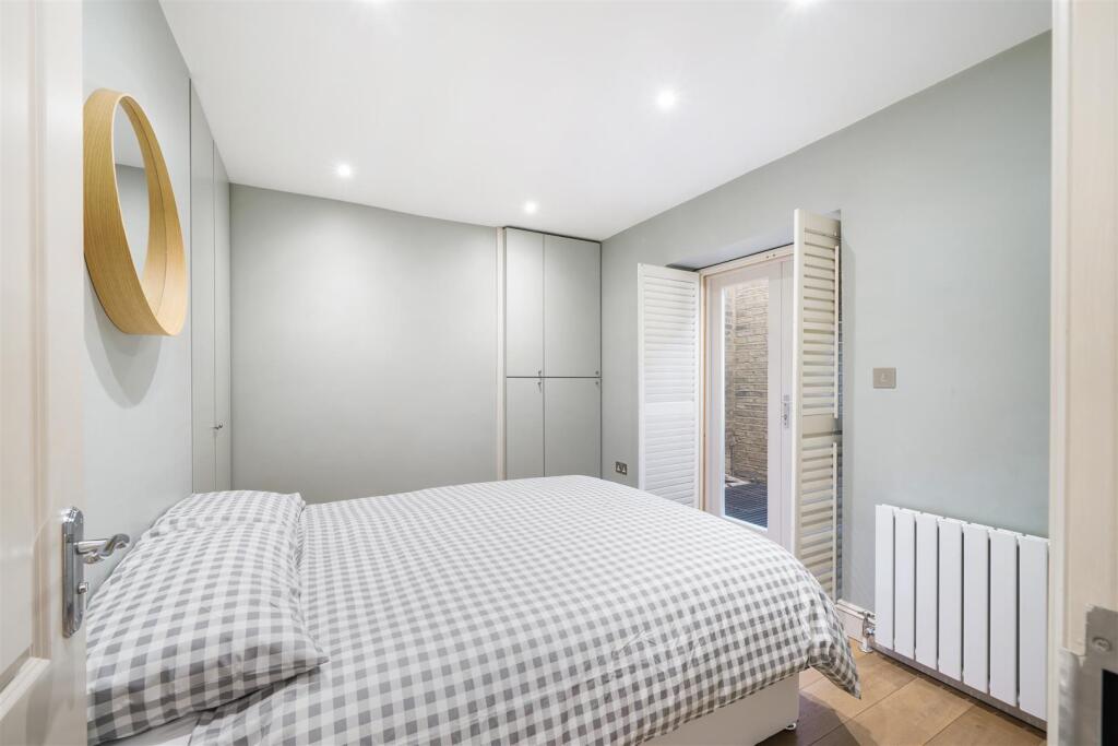 Basement, 19 Sutherland Avenue - ELrtDdT5TJPpHlY6p