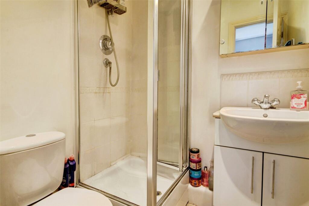 Ensuite Bed 2