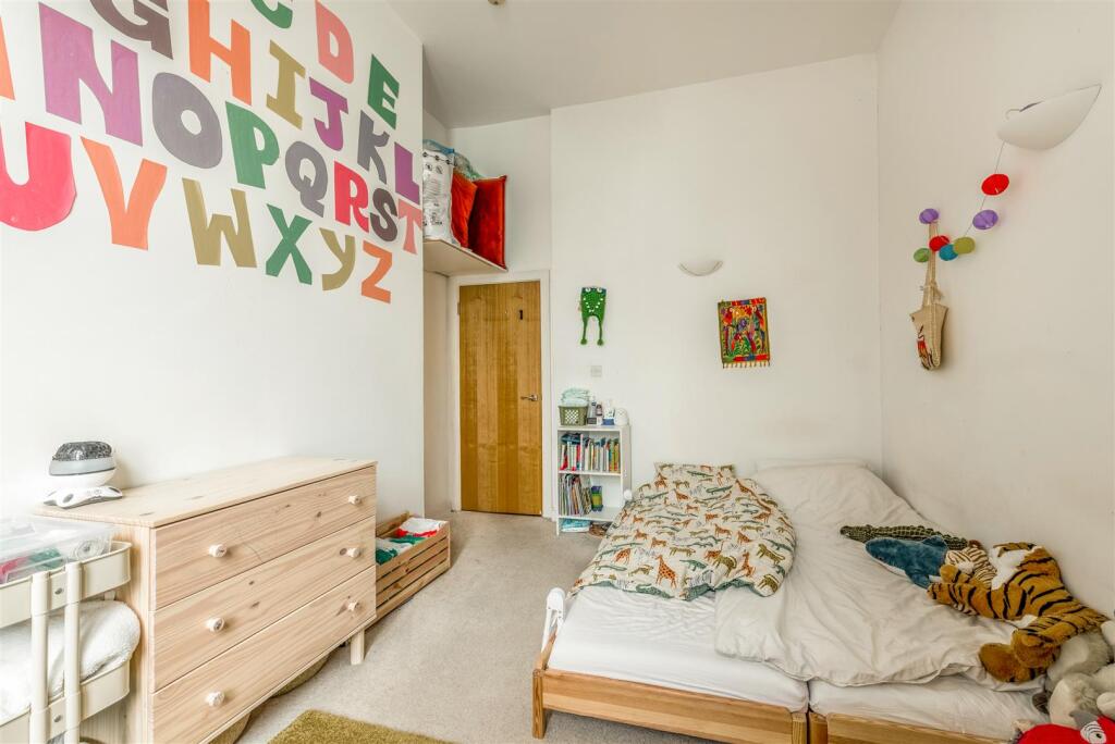 Flat 1, 3 Silwood Terrace2.jpg