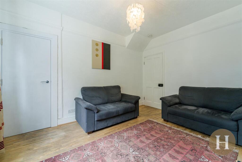 Hadleigh Estate Agents-14.jpg