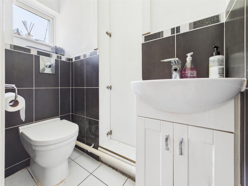 CAM01354G0-PR0508-STILL002