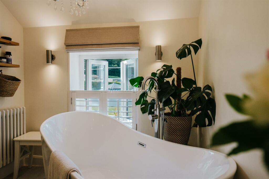 Rhiwbina Hill, Cardiff, HernCrabtree (47).jpg