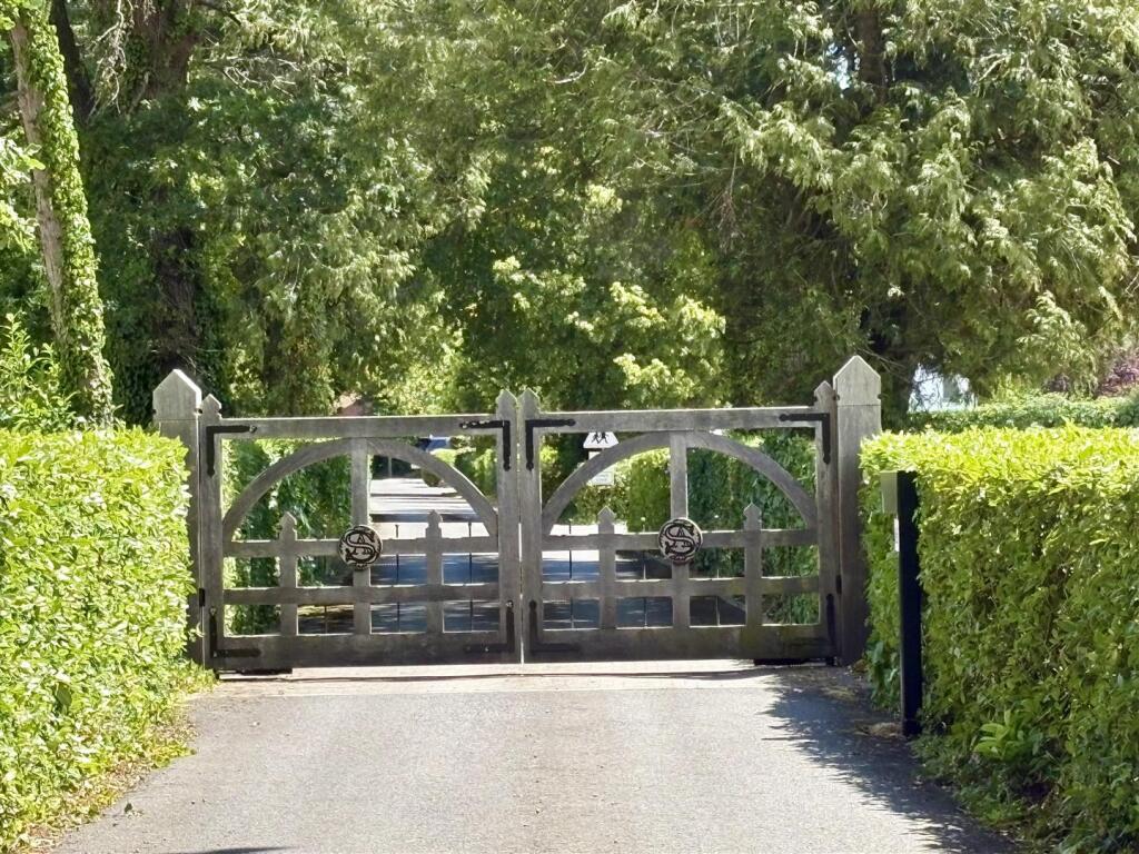 gates.jpg