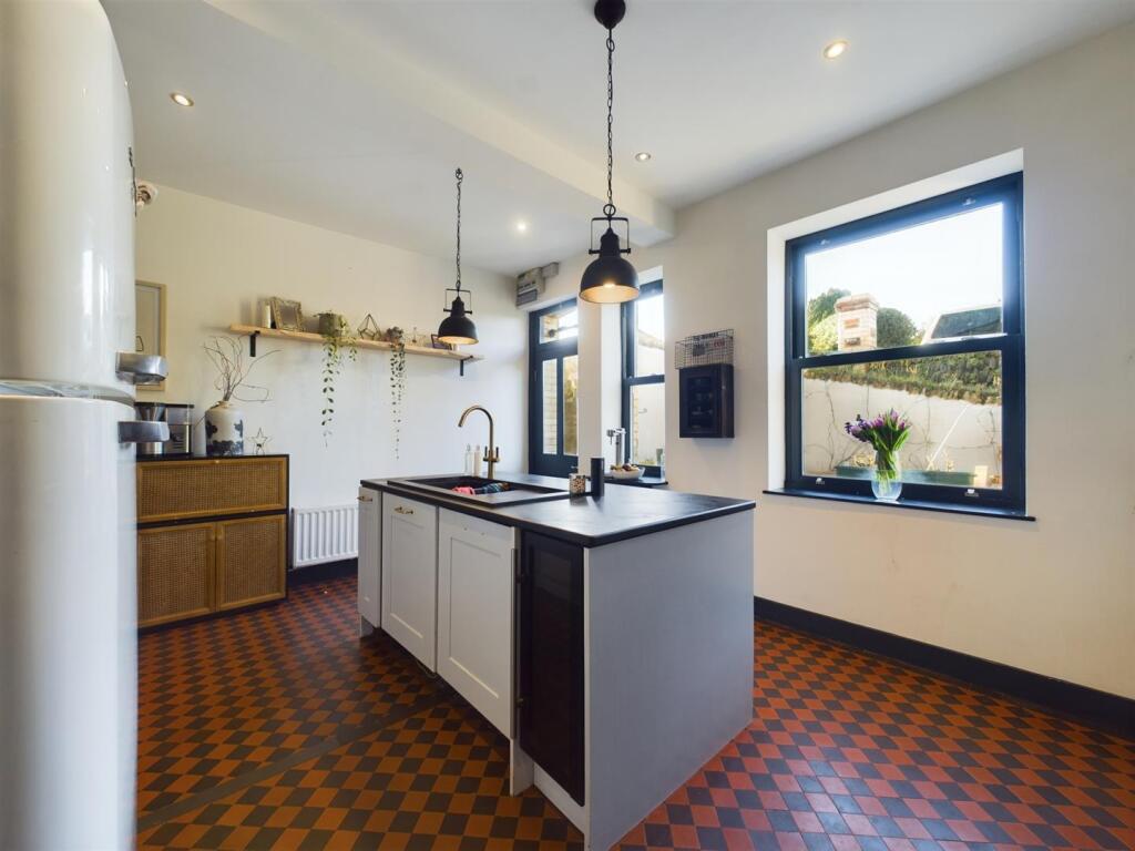 Kitchen 1