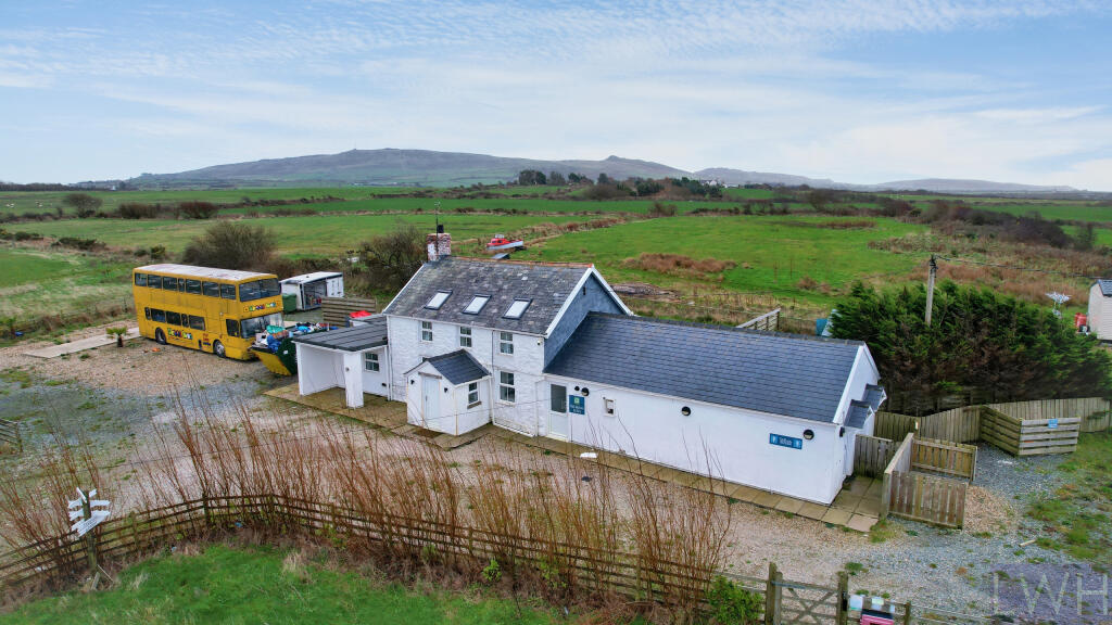 Cottage &amp; Toilet Block