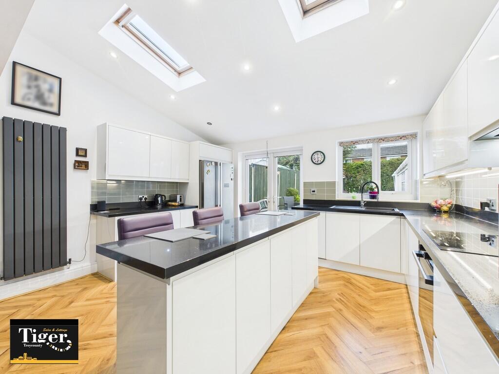 CAM03440G0-PR0302...