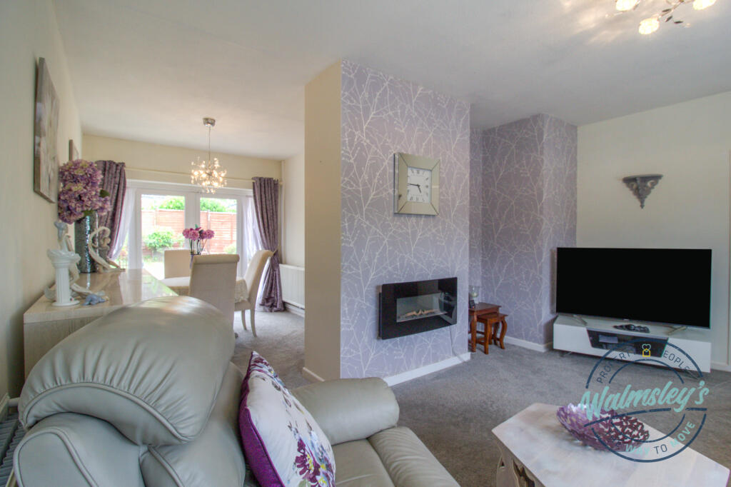 Sitting &amp; dining room