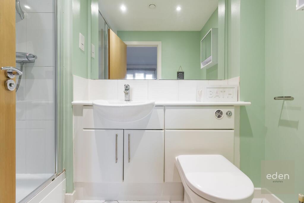 EN SUITE