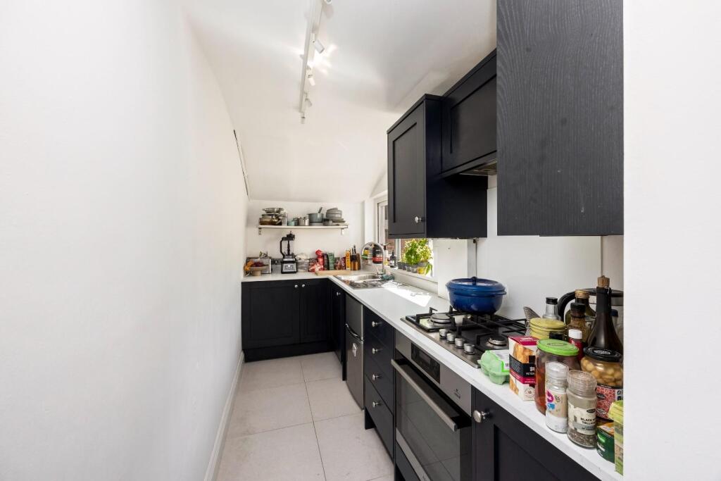 Cromwell Road, 37E-015.JPG