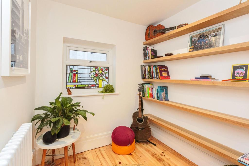 Snug / Sitting Room