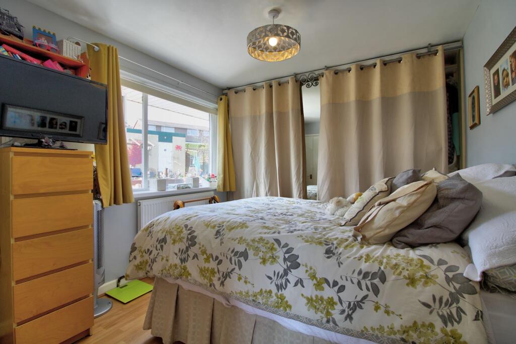 9bb01367-37f0-46a8-b25d-3262b5e3d056