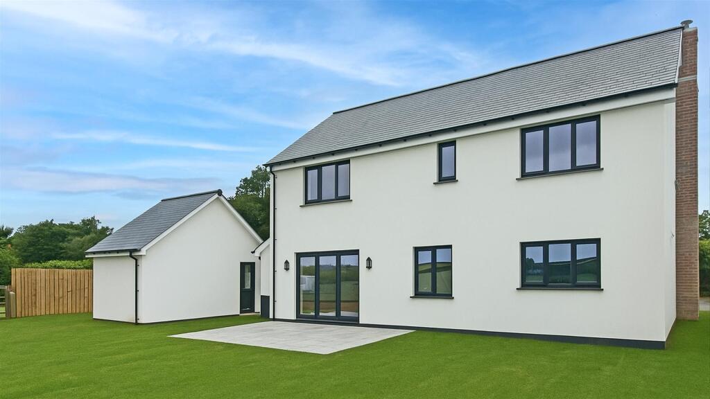 Farfield Garden with Grass.jpg