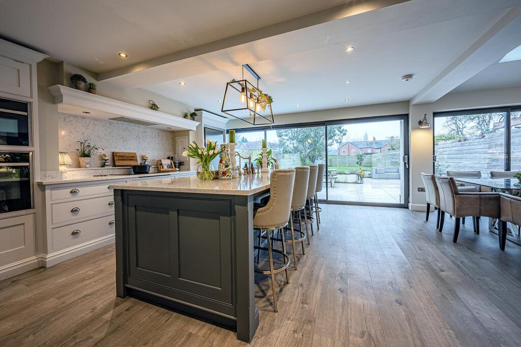 22MilvtnRdKnwKt2s copy.jpg