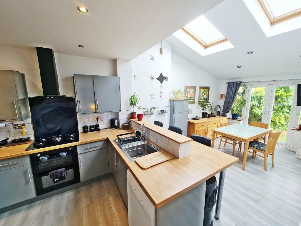 Kitchen/Breakfast Rm
