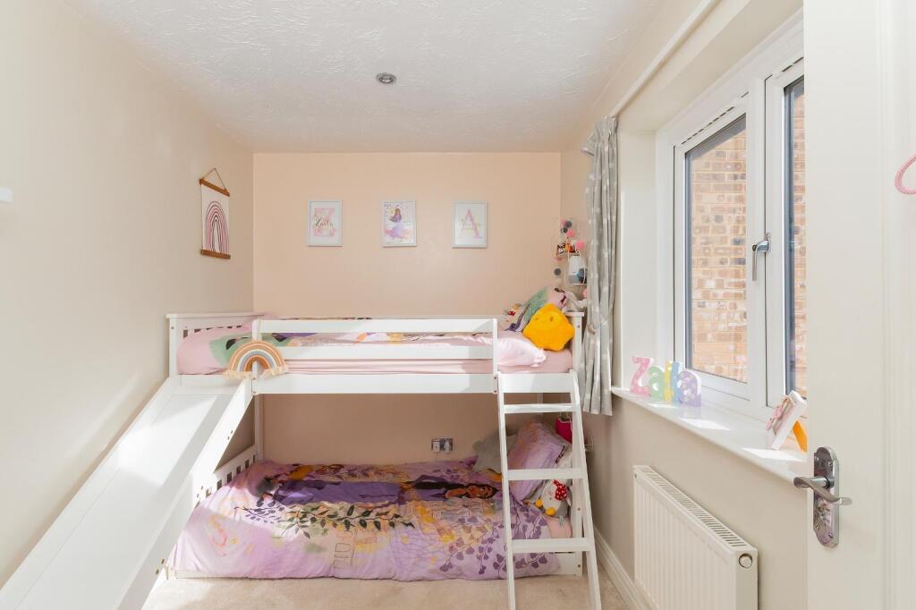 0S4GASG - Bedroom F.jpg