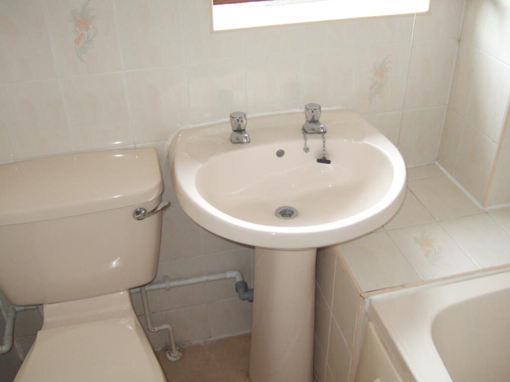 9 elmers lane,grange farm 013_lge