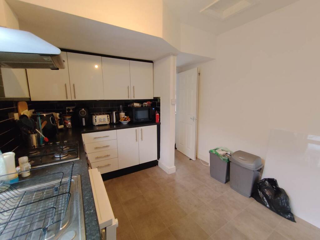 Kitchen (2)