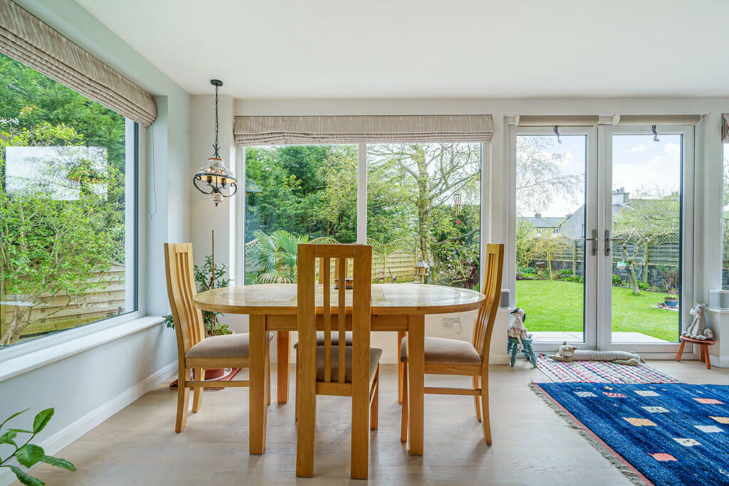 Living/Dining Are...