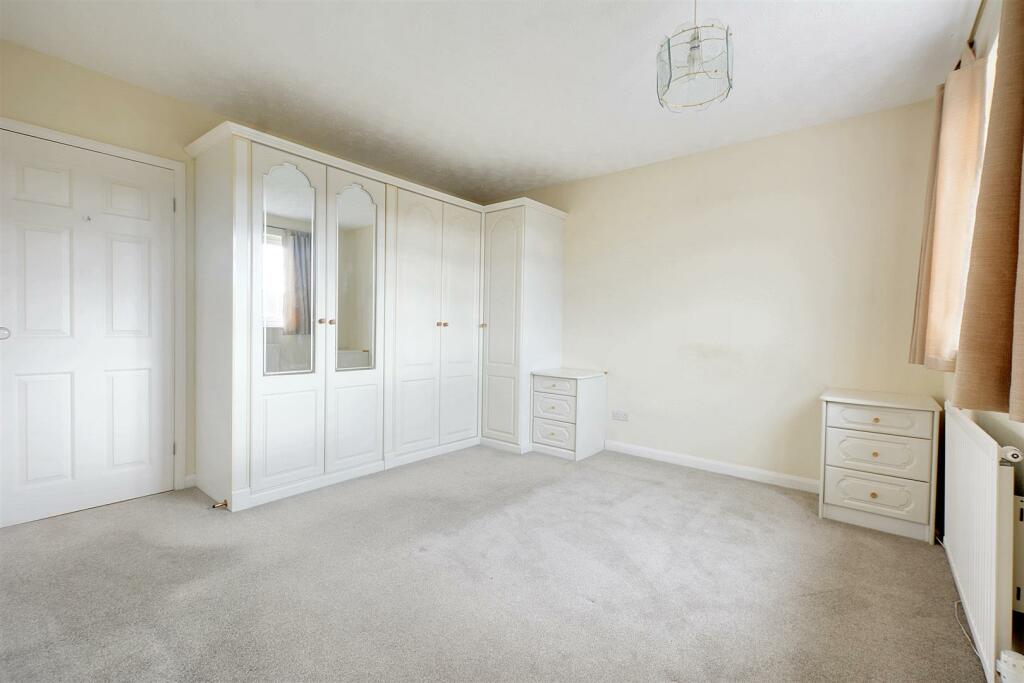 Bedroom 1_1.jpeg