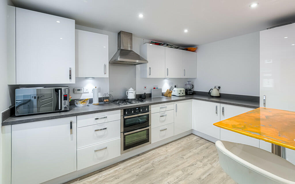 Kitchen/breakfast...