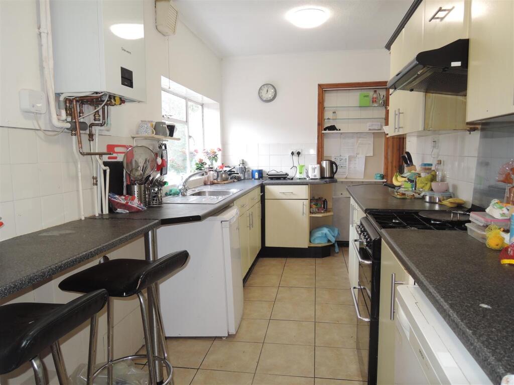 Kitchen.JPG