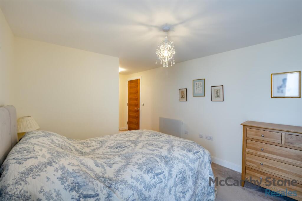 8641374-interior20.jpg