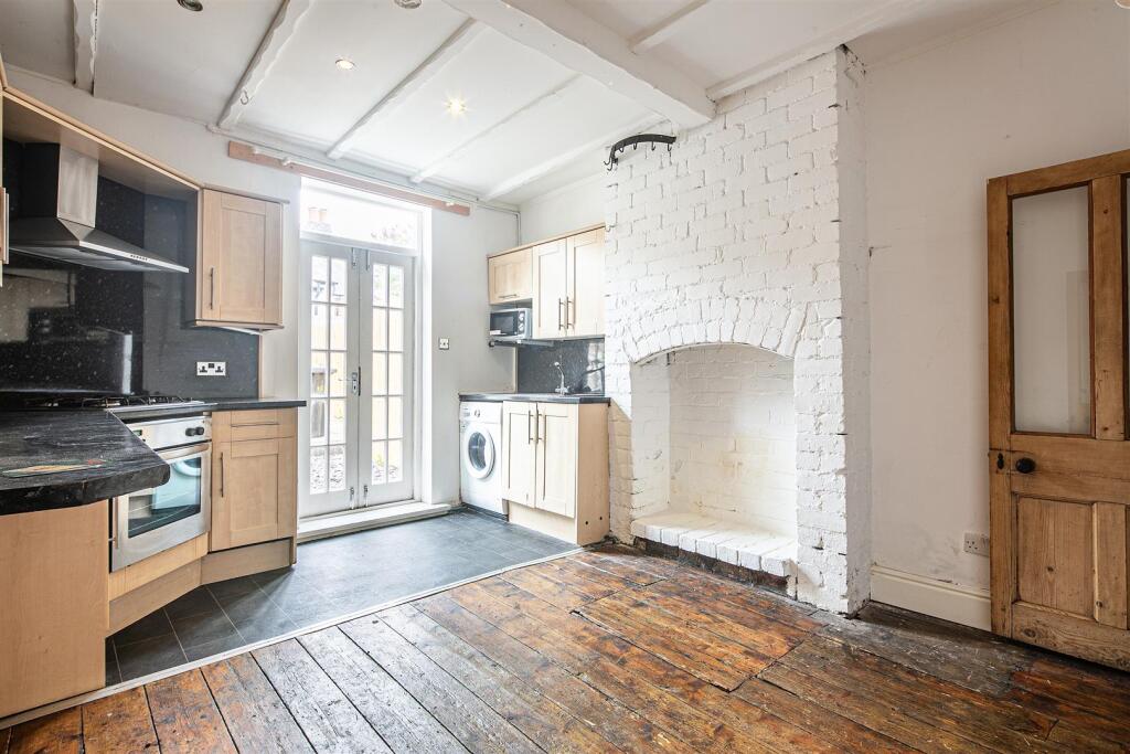 Dining kitchen