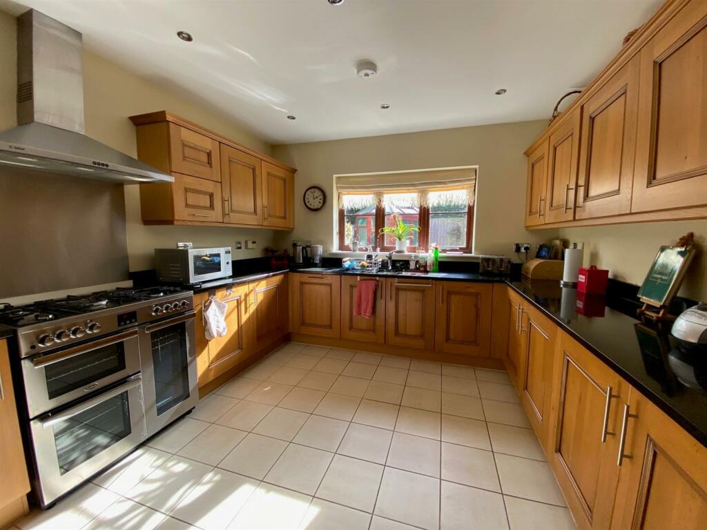 Kitchen Breakfast Room.jpg