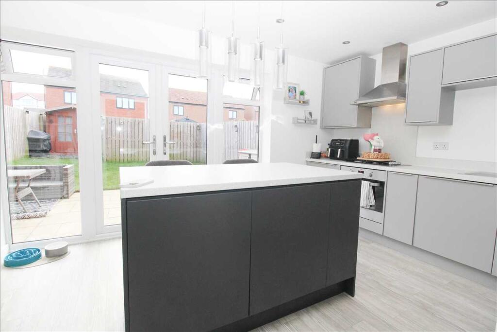 Kitchen / Dining