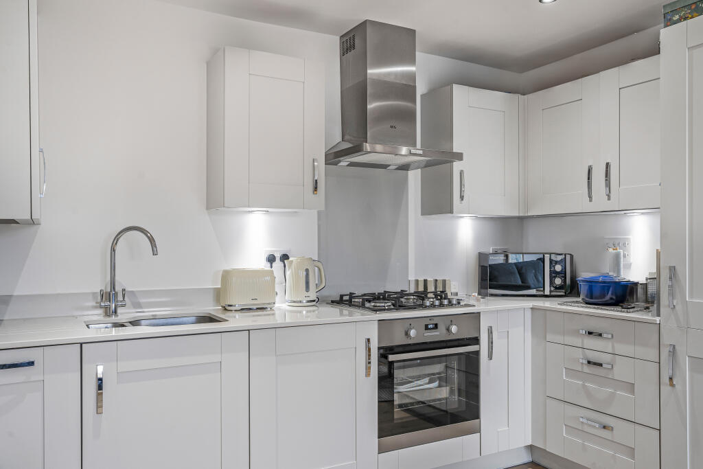 Kitchen, Living/Dining Room