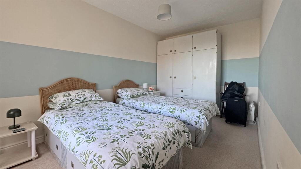Bedroom 2 (6).jpg